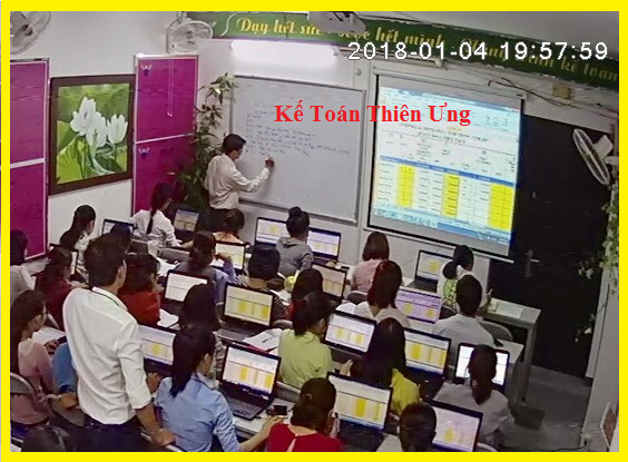 Lớp học thực hành kế toán trên Excel